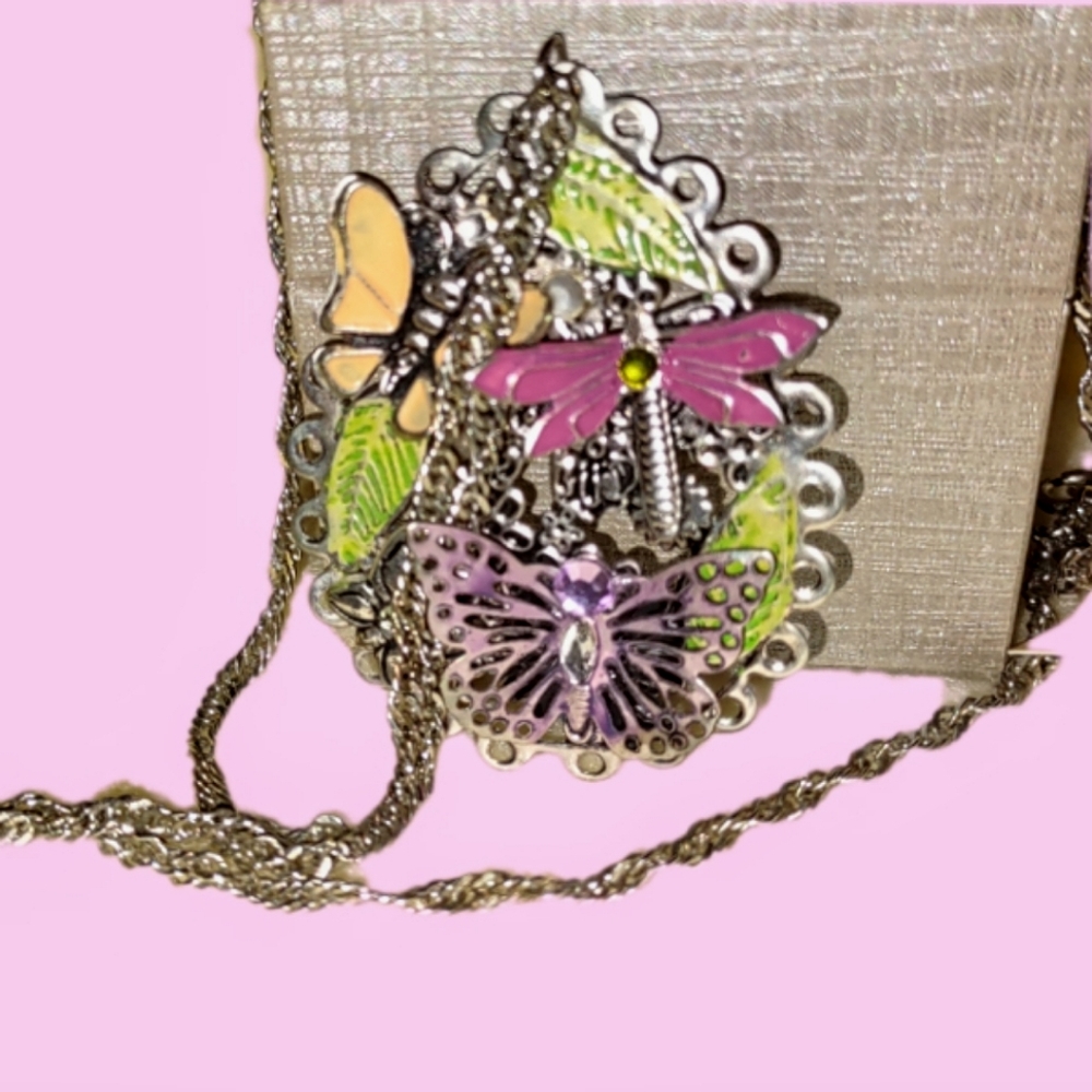 Butterflies & Dragonfly Floral Pendant